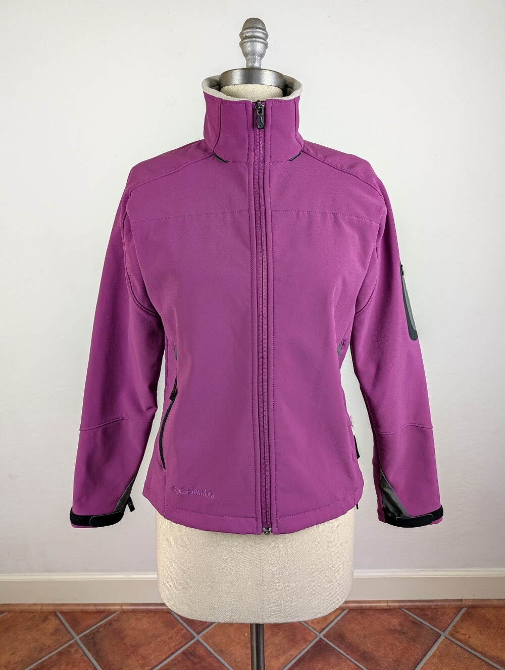 Columbia Titanium Women's Magenta Softshell Utility Jacket